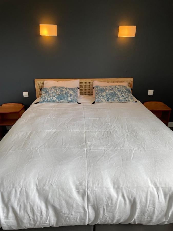 Hotel De La Cale Фуенан Екстериор снимка